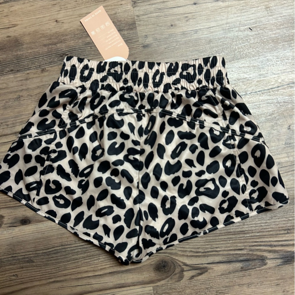 Cueply Women's Running Shorts High Waisted Athletic shorts Small leopard print - Picture 5 of 7